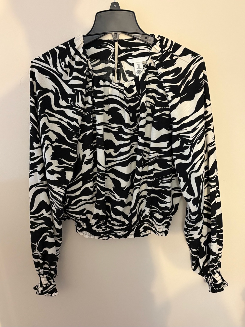 Women’s Long Sleeve H&M Zebra Print Blouse Size Medium